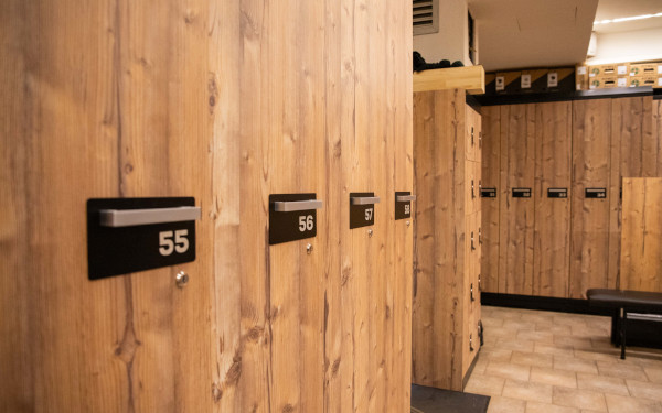 Armadi del deposito di Ski rent Zini